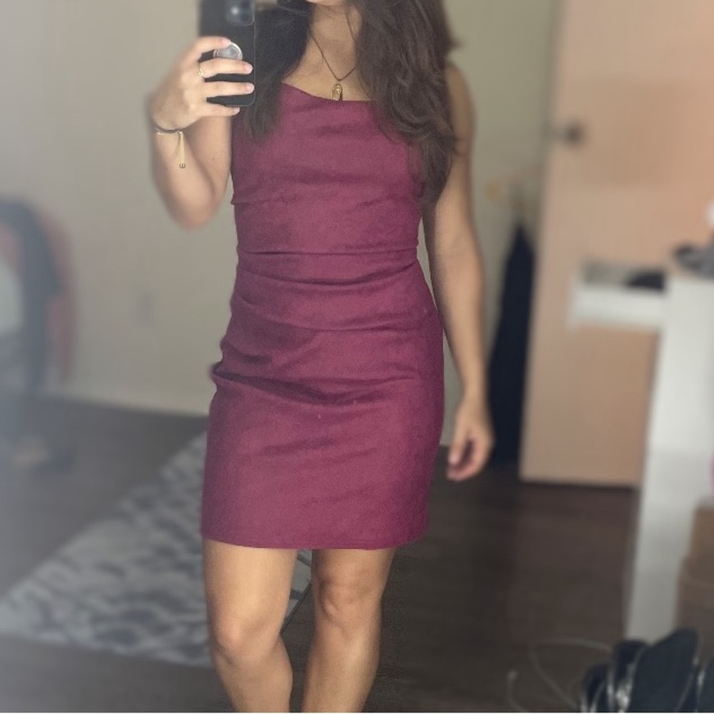Elegant Burgundy Sleeveless Dress